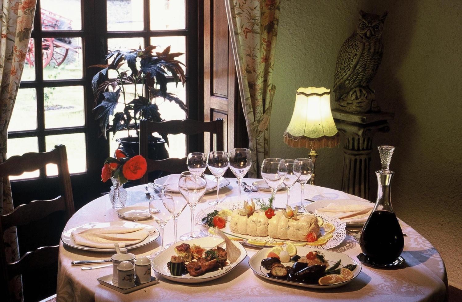Logis Hostellerie Du Grand Duc Hotel Restaurant Gincla Extérieur photo