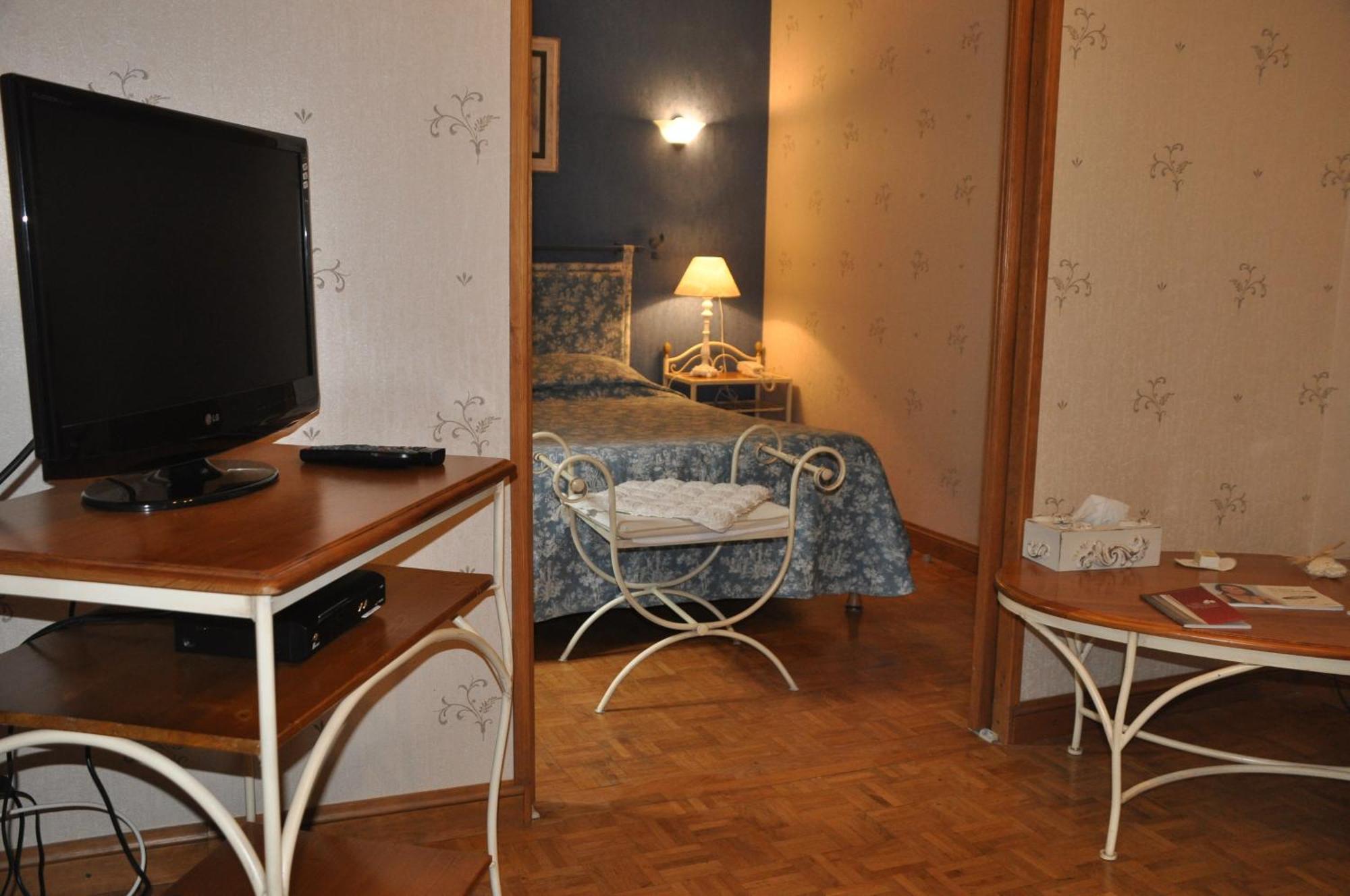 Logis Hostellerie Du Grand Duc Hotel Restaurant Gincla Extérieur photo