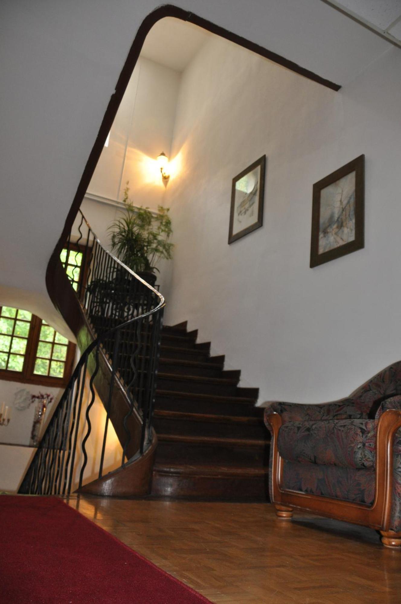 Logis Hostellerie Du Grand Duc Hotel Restaurant Gincla Extérieur photo