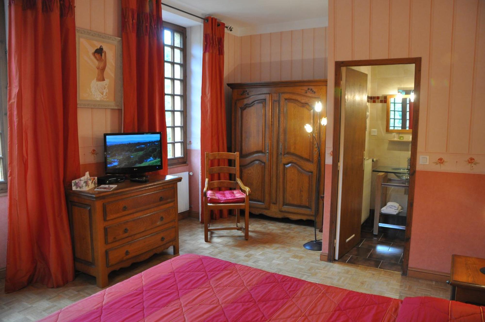 Logis Hostellerie Du Grand Duc Hotel Restaurant Gincla Extérieur photo