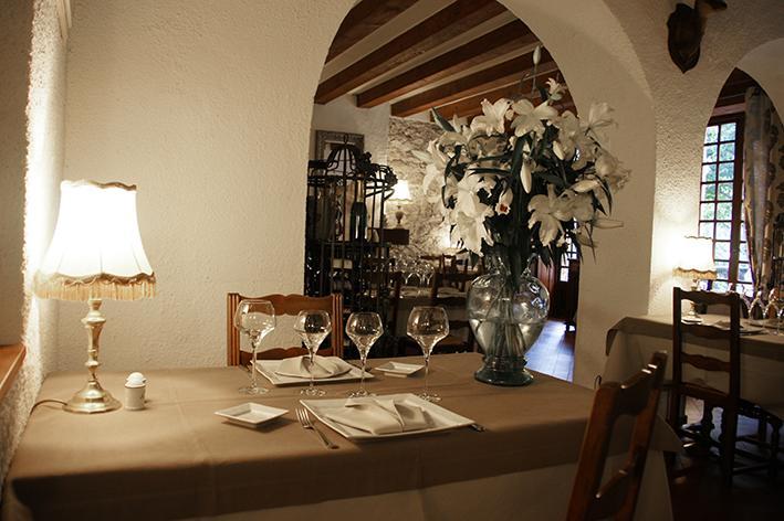 Logis Hostellerie Du Grand Duc Hotel Restaurant Gincla Extérieur photo