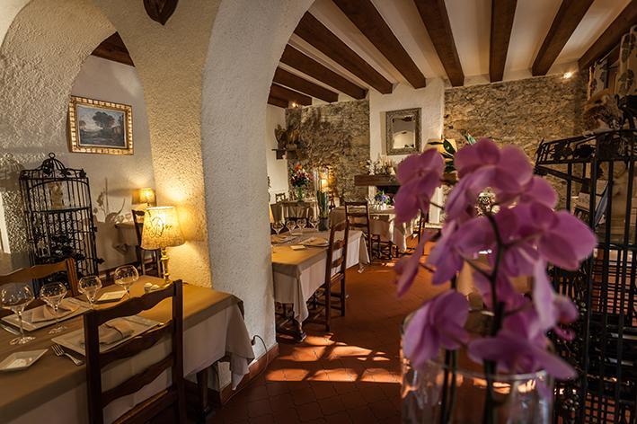 Logis Hostellerie Du Grand Duc Hotel Restaurant Gincla Extérieur photo