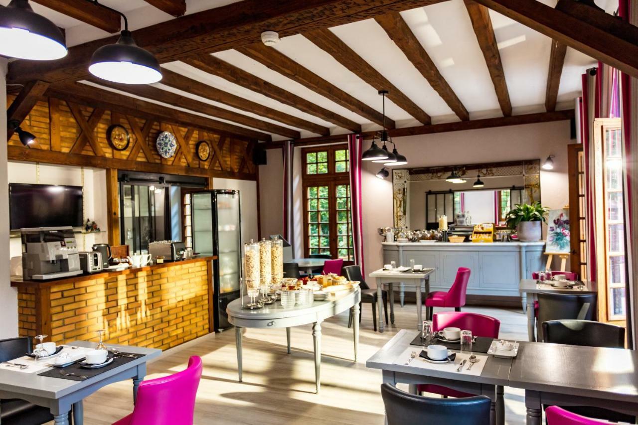 Logis Hostellerie Du Grand Duc Hotel Restaurant Gincla Extérieur photo